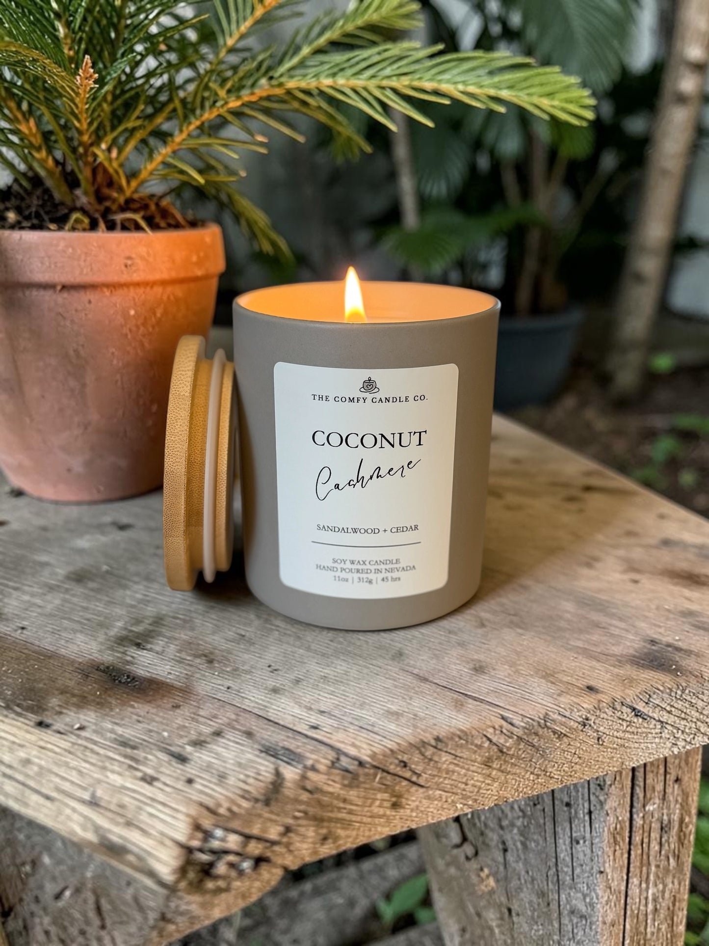 COCONUT CASHMERE 11 OZ. CANDLE